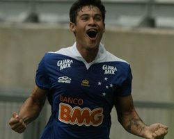 Шахтер и Порту интересуются нападающим Крузейро