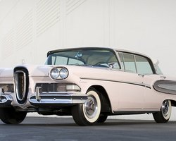 Названы Топ-10 уродливых машин всех времен