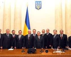 Очень исполнительная власть. Правительству Азарова исполнился год