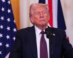 Мова грошей: як змусити Трампа розблокувати військову підтримку України