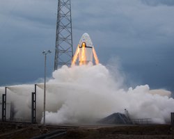 SpaceX запустила в космос спутник при помощи многоразовой ракеты (дополнено)