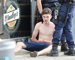 В Марселе подрались болельщики сборных Англии и России