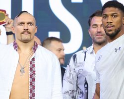 Джошуа тяжелее Усика на 10 кг: в Лондоне состоялось взвешивание боксеров перед матчем (видео)