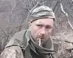 "Слава Украине, а тебе в раю": Усик написал стих в память о расстрелянном солдате (видео)