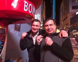 Одинокий чемпион. Как украинцы отреагировали на возможный союз Кличко и Саакашвили