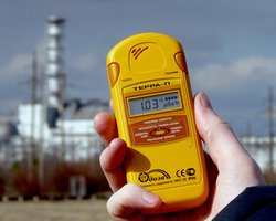 Киевляне массово заказывают замер радиации в квартирах