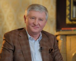 Один из офшоров Ахметова получил кредит на покупку самолета Falcon 7X, — Pandora Papers