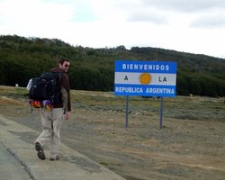 Украинцы смогут ездить без виз еще в две страны