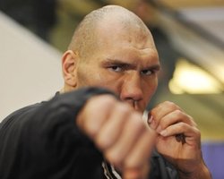 Валуев согласился драться с Кличко за 1,5 млн. долл