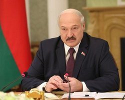 Лукашенко назвал Тихановскую "лохушкой" (видео)