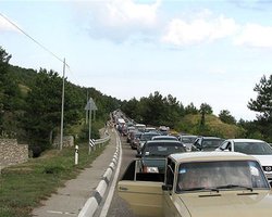 По дороге в Крым образовались многокилометровые заторы, - СМИ