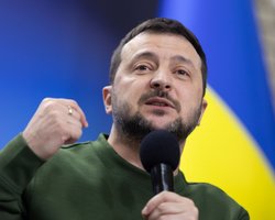 Как и тысячи других замученных: Зеленский обвинил Путина в смерти Навального (видео)