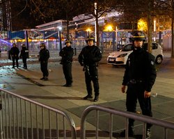 Опубликовано новое видео перестрелки с террористами в Париже