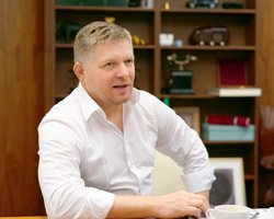 Президент Словакии навестил Фицо в больнице после покушения