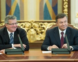 Коморовский признался, что советовал Януковичу провести перевыборы в спорных округах