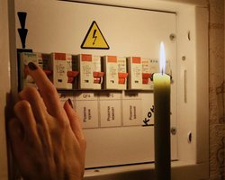 Чому вдень відключень світла більше, ніж вночі: в ДТЕК назвали причину