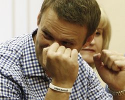 Навальный купил билет в Москву