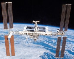 Шаттл Индевор в последний раз возвращается на Землю