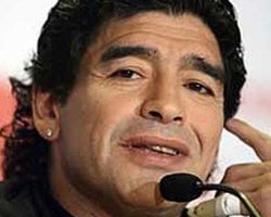 Марадона останется на своем посту