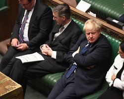 Британский парламент проголосовал за досрочные выборы