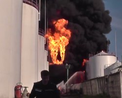 На Киевщине горит нефтебаза БРСМ: есть пострадавшие (дополнено)