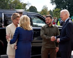 Зеленська відмовилася летіти до Байдена через вдову Навального, — The WP