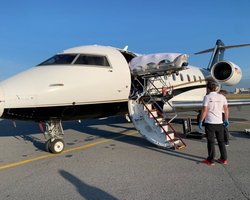 Медборт с Навальным вылетел в Германию