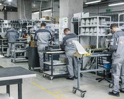 Бронировать мужчин в розыске ТЦК смогут не все критические предприятия: в Раде объяснили нюансы