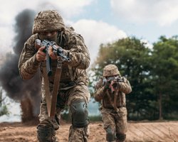 Украинские военные восстановили контроль в семи населенных пунктах Донецкой области, — Сырский