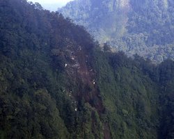 Найдены обломки пропавшего в Индонезии новейшего российского самолета