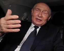 Путин не смог ответить индийским журналисткам зачем бомбит "русскоязычных" украинцев (видео)