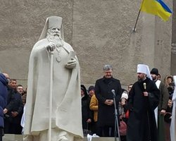 В Черкассах установили памятник митрополиту Василию Липкивскому