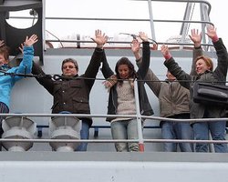 МИД: семь эвакуированных из Ливии украинцев вернулись домой