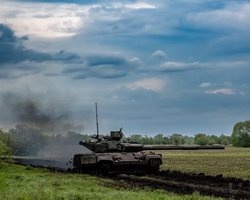 Обстріли не стихають: ЗС РФ намагаються прорватись через шахти й ліс до Мирнограда, — воїн