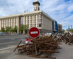 Без экспорта и налогов. Как выживает экономика Украины после 100 дней войны