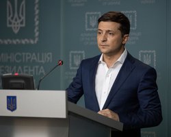 Как Зеленский хочет люстрировать депутатов и топ-чиновников: появился текст законопроекта