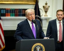 Некто под псевдо Трампа в прямом эфире критиковал отмену тарифов: канал уверяет, что это не президент