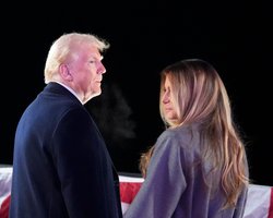 "Замечательная мать": Дональд Трамп поздравил Меланию с годовщиной свадьбы (фото)