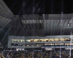 На открытии Арены Львов публика освистала виртуального Януковича