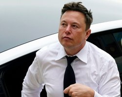 Боялся "мини-Перл-Харбора": инженеры Маска срывали атаки морских дронов у Крыма, — СМИ