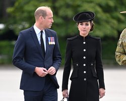 Кейт Міддлтон вперше постала перед військовими у статусі принцеси Уельської (відео)