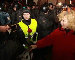 Митинг в центре Москвы начался с песни "Наш дурдом голосует за Путина"