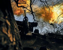 Бойцы ГПСУ в Бахмуте притормозили окупантов и смутились их странным "братством" (видео)