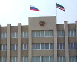 Теракт в парламенте Чечни: трое погибших, боевики убиты 