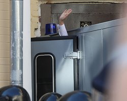 Милицейский конвой прибыл в больницу к Тимошенко