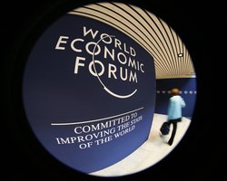 СМИ: Давосские боссы охотятся за $5 трлн в условиях низкого роста мировой экономики