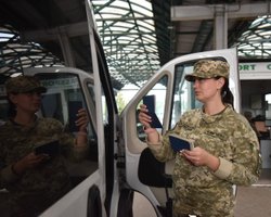 Побег за границу во время войны станет преступлением: правительство передало законопроект в Раду