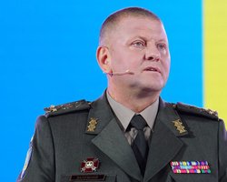 "Бежать в военкомат не нужно", — Залужный о воинском учете для женщин (видео)