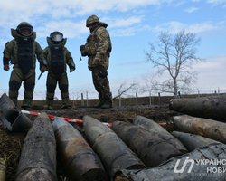Спасателям потребуется еще более месяца для разминирования района у Балаклеи