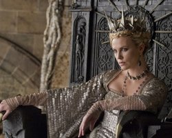 Кинопремьеры недели: Триллер Прометей, Белоснежка и охотник, две драмы 